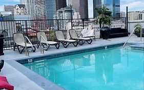 Modern Elite Open Style Loft With Rooftop Pool & Jacuzzi